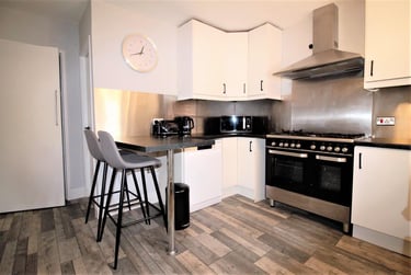 5 bed house, Wingrove Avenue, Arthurs Hill, Newcastle, NE49AB - Image 2